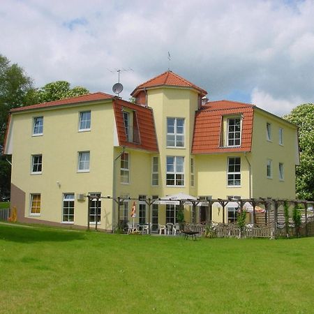 Landhotel Am Peetscher See Mirow Exterior photo