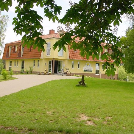 Landhotel Am Peetscher See Mirow Exterior photo